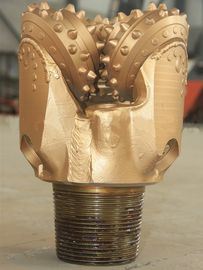 Broca tricónica de oro, pedazos de roca mineros IADC637 IADC535 IADC545 IADC422