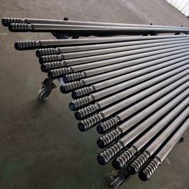 Agujero que limpia con un chorro de agua roscado extensión 21.5m m de Rod de taladro T51 para la perforación del banco