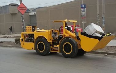 Color hidrostático del amarillo de la capacidad de volumen de la máquina 1m3 del remolque y volcado de carga de la bomba 1CBM