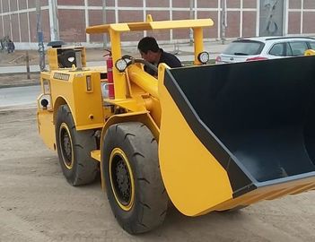 Color hidrostático del amarillo de la capacidad de volumen de la máquina 1m3 del remolque y volcado de carga de la bomba 1CBM
