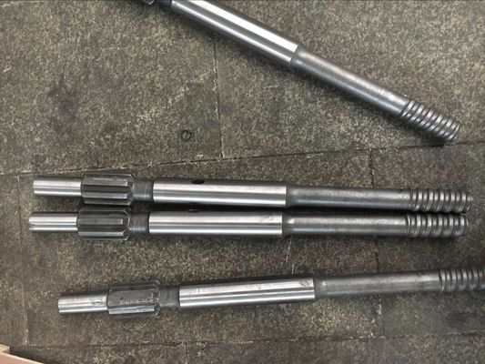 Barras destacadas de la longitud 690m m del adaptador de la caña del taladro T38 para el taladro de roca de Furukawa HD609